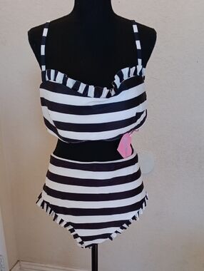 NWT Sugar Thrillz Black And White Striped Bikini Size 1X